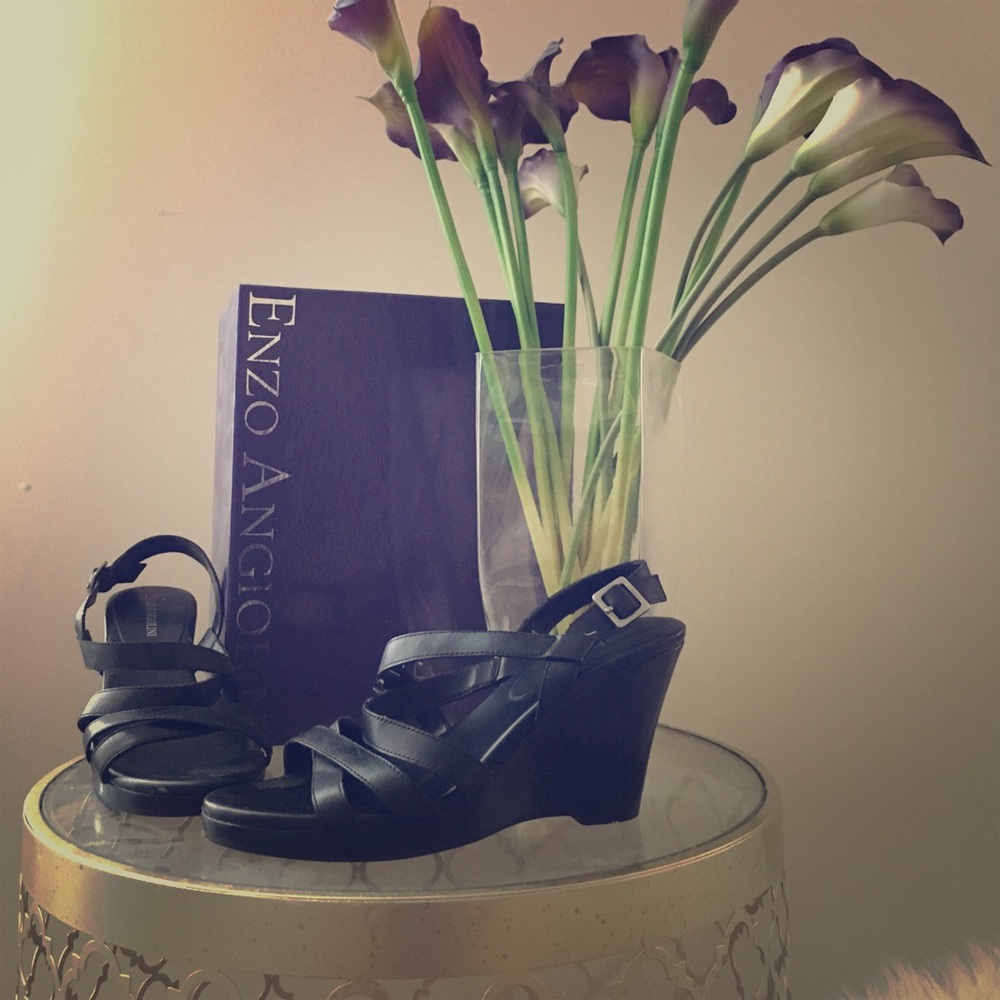 🖤Enzo Angiolini Black Wedge Sandals Size 6.5 🖤💜